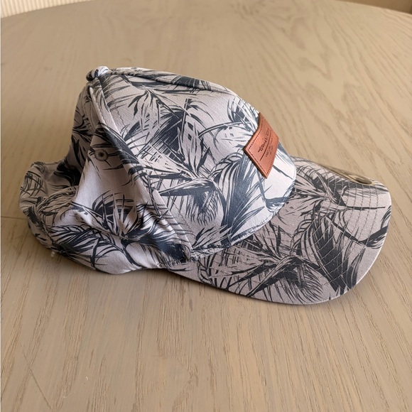 TravisMathew Spicy Marg Adjustable Hat 110 FlexFit Gray/Blue Size:One Size (R96) - Picture 3 of 10